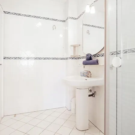 Aparthotel Les Tourelles 3*