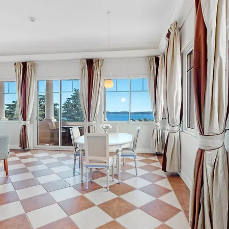 Les Tourelles Aparthotel 3*