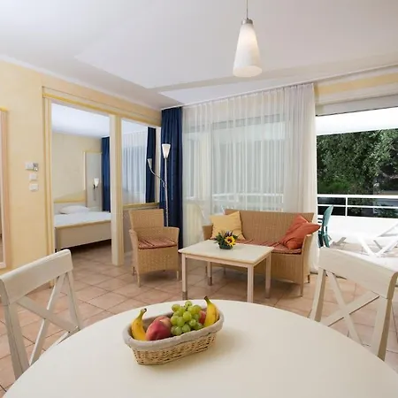 Les Tourelles Aparthotel 3*